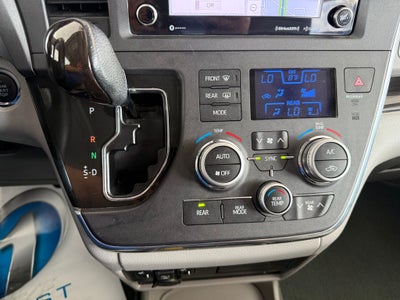 2018 Toyota Sienna XLE 8 Passenger