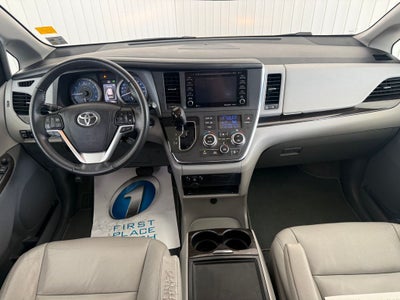 2018 Toyota Sienna XLE 8 Passenger