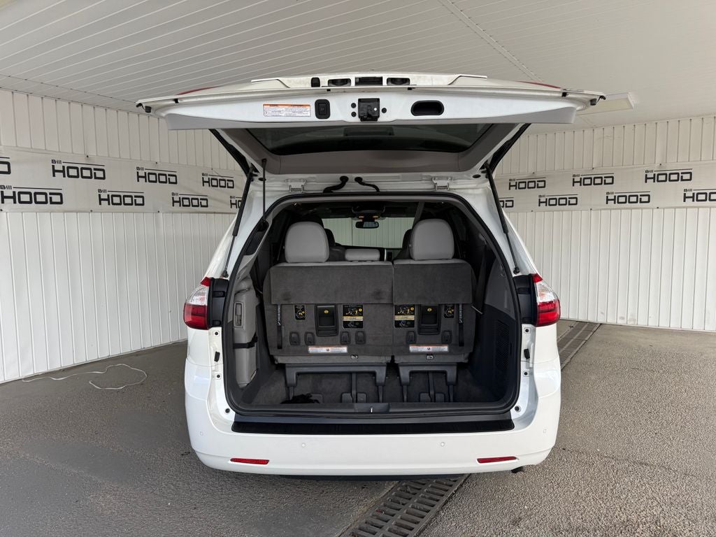 2018 Toyota Sienna XLE 8 Passenger