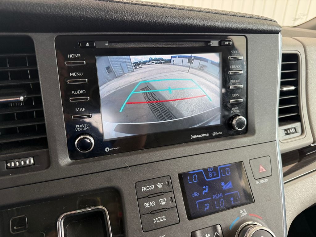 2018 Toyota Sienna XLE 8 Passenger