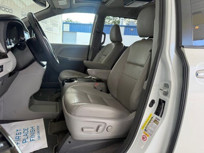 2018 Toyota Sienna XLE 8 Passenger