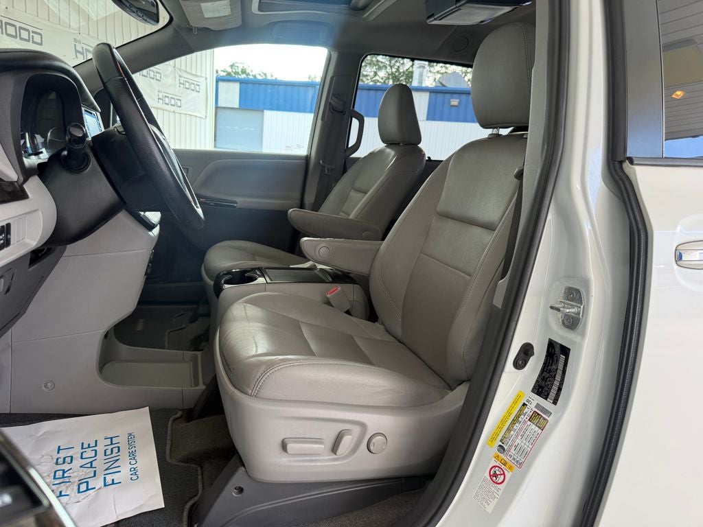 2018 Toyota Sienna XLE 8 Passenger