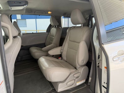 2018 Toyota Sienna XLE 8 Passenger