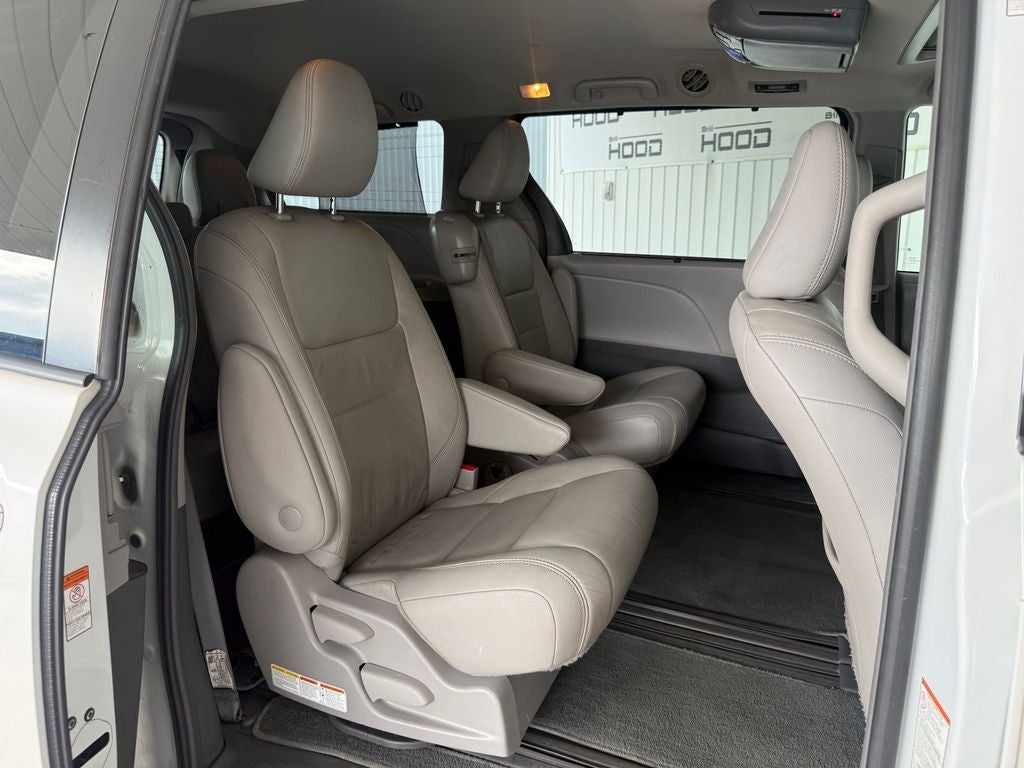 2018 Toyota Sienna XLE 8 Passenger