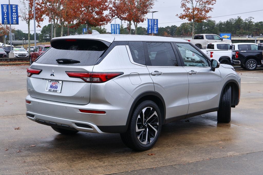 2022 Mitsubishi Outlander SE