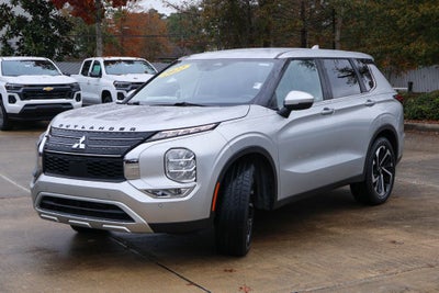 2022 Mitsubishi Outlander SE