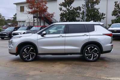 2022 Mitsubishi Outlander SE