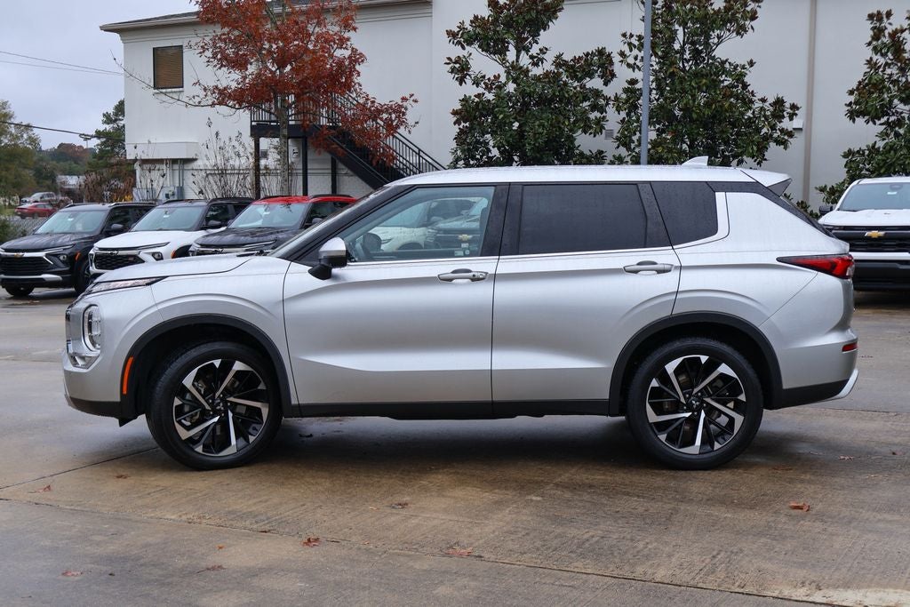 2022 Mitsubishi Outlander SE