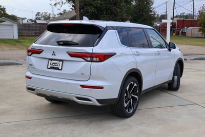 2024 Mitsubishi Outlander SE