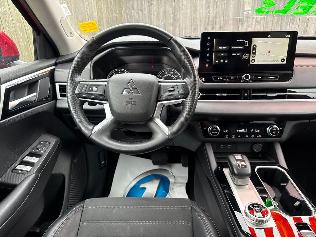 2025 Mitsubishi Outlander SE