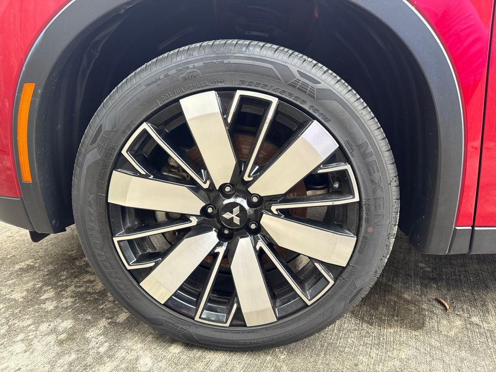 2025 Mitsubishi Outlander SE