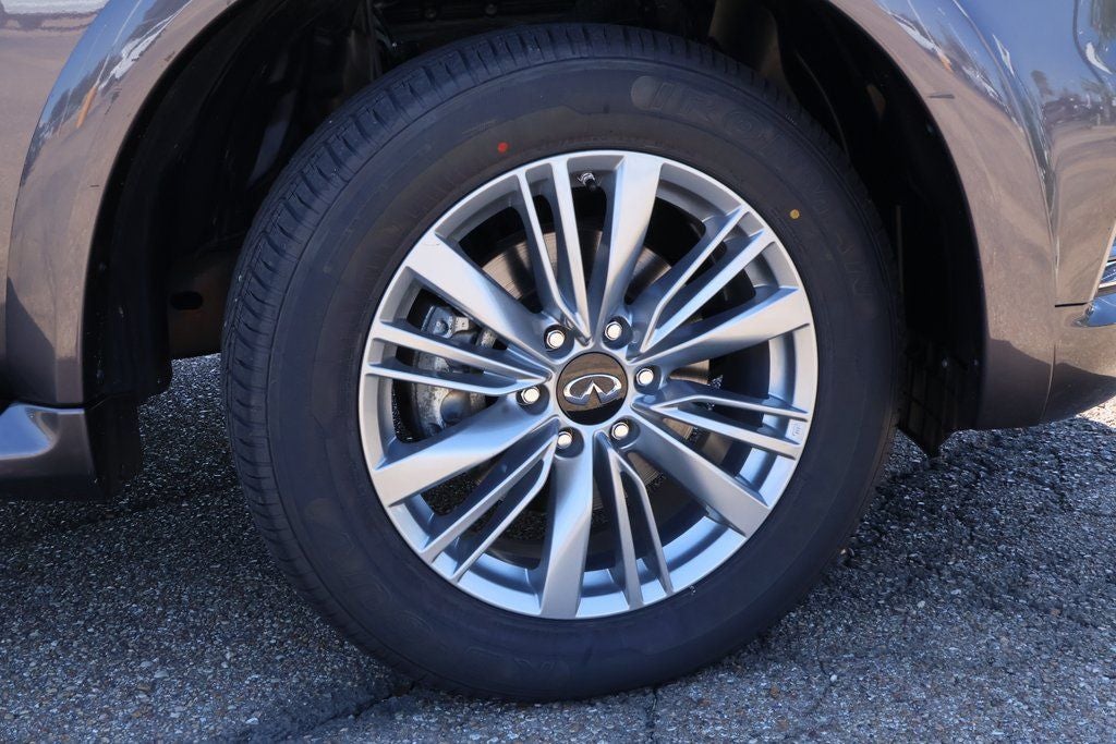 2024 INFINITI QX80 LUXE