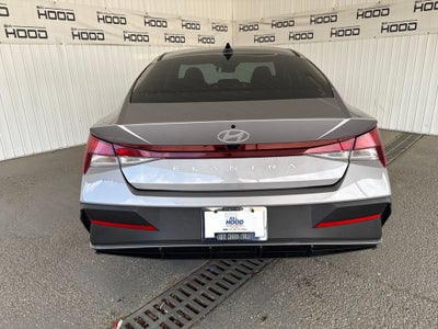 2025 Hyundai Elantra SE