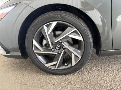 2024 Hyundai Elantra Limited