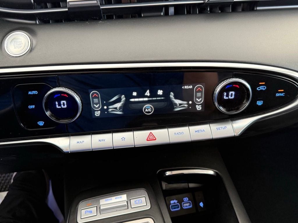 2025 Genesis GV70 2.5T