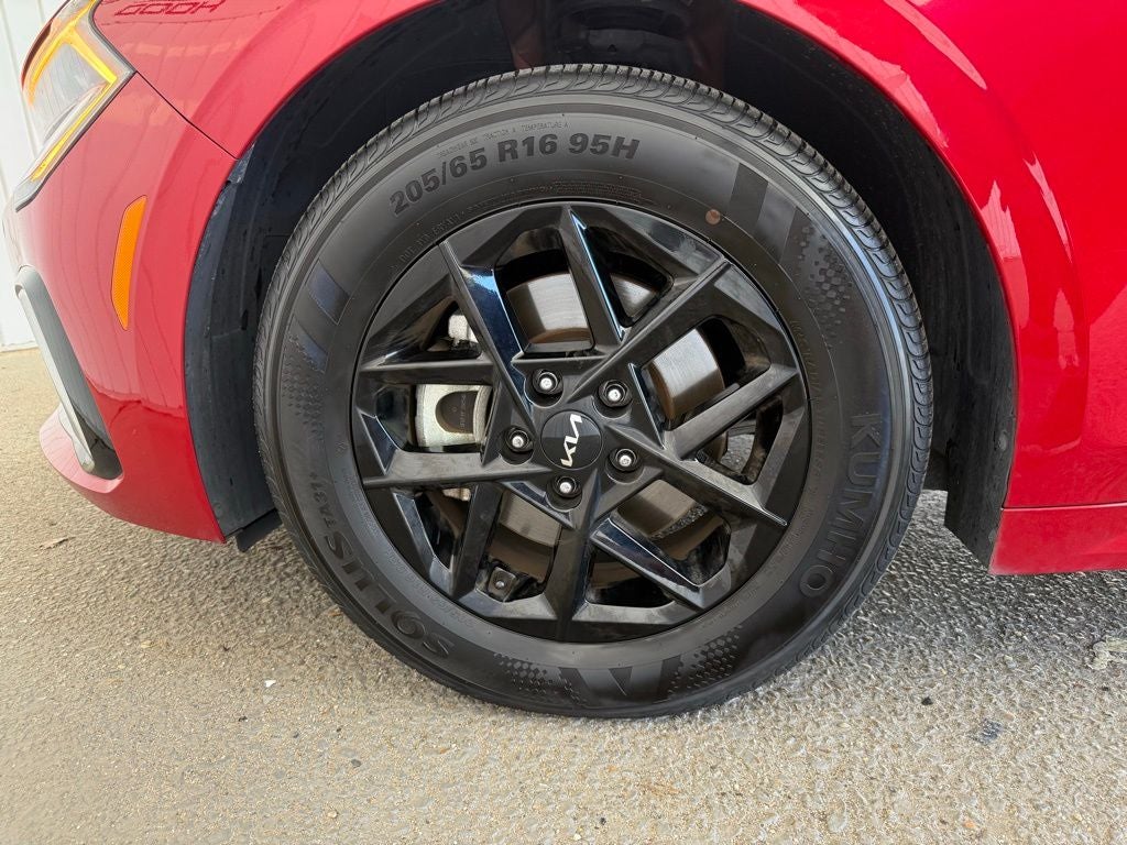 2025 Kia K5 LXS
